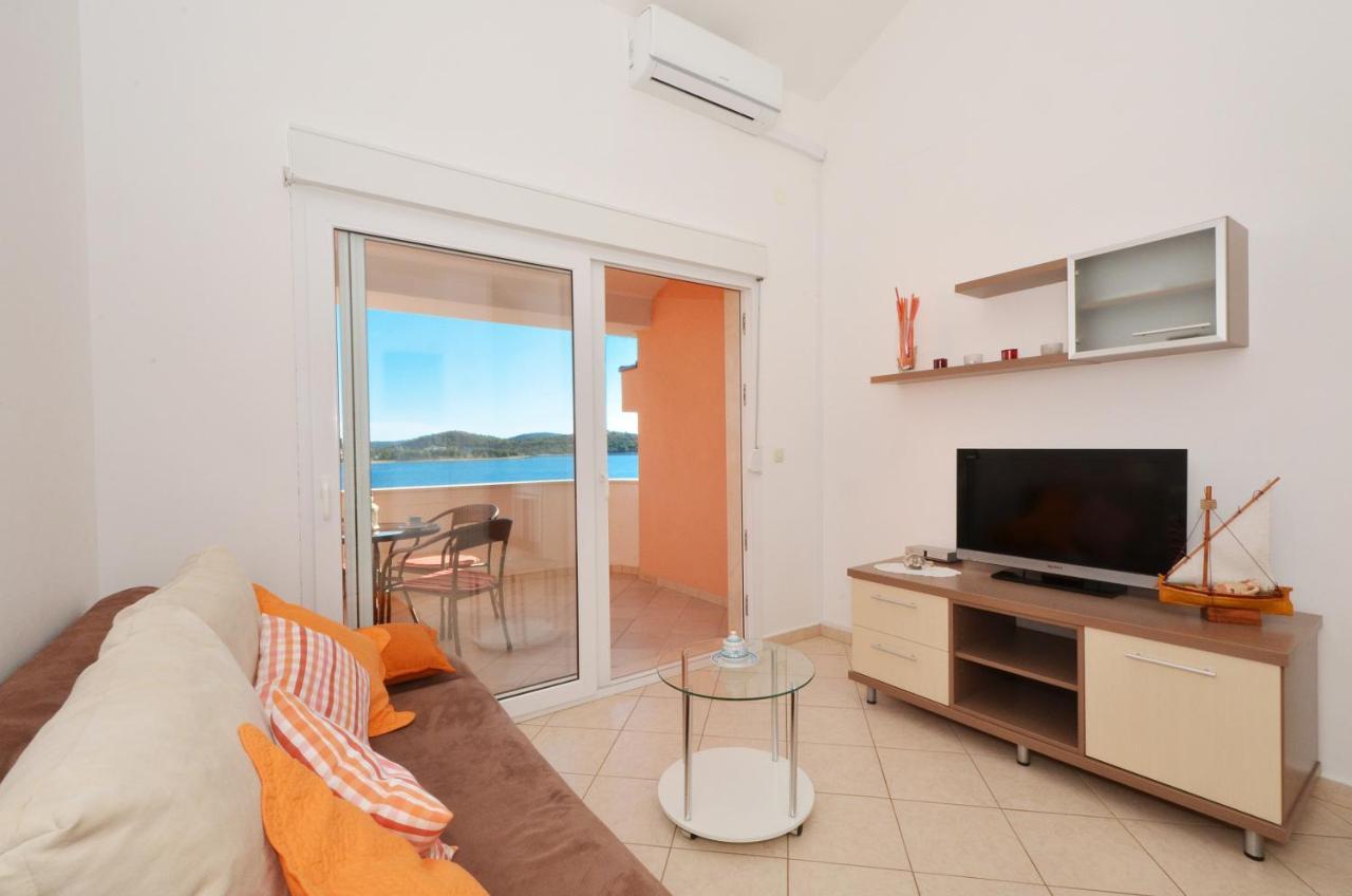 Apartmani Basic Rogoznica Rogoznica  Esterno foto