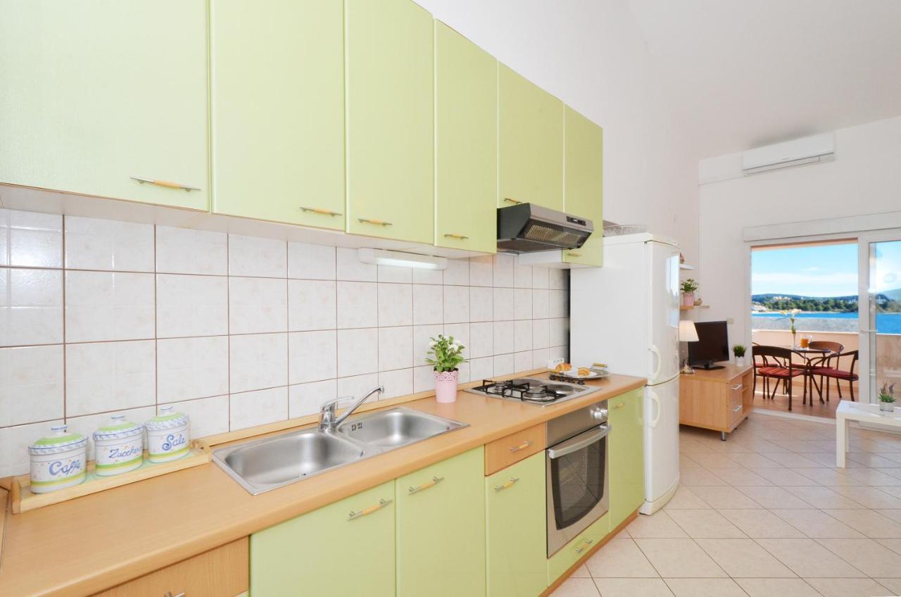 Apartmani Basic Rogoznica Rogoznica  Esterno foto