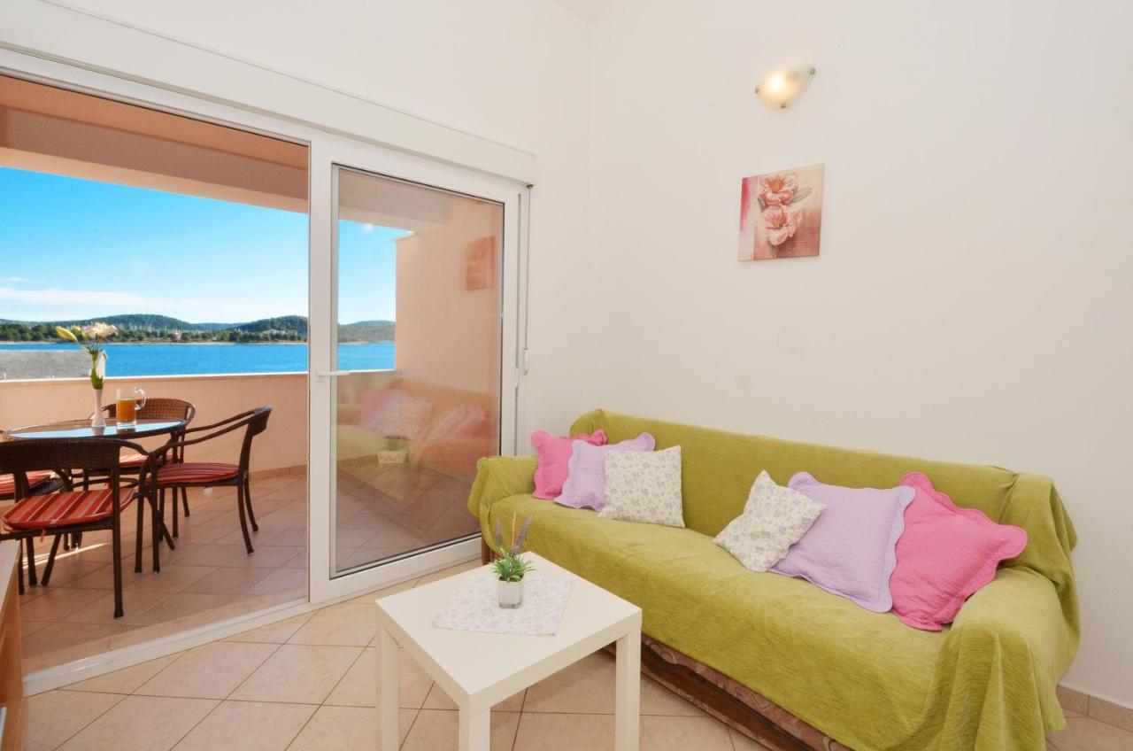 Apartmani Basic Rogoznica Rogoznica  Esterno foto