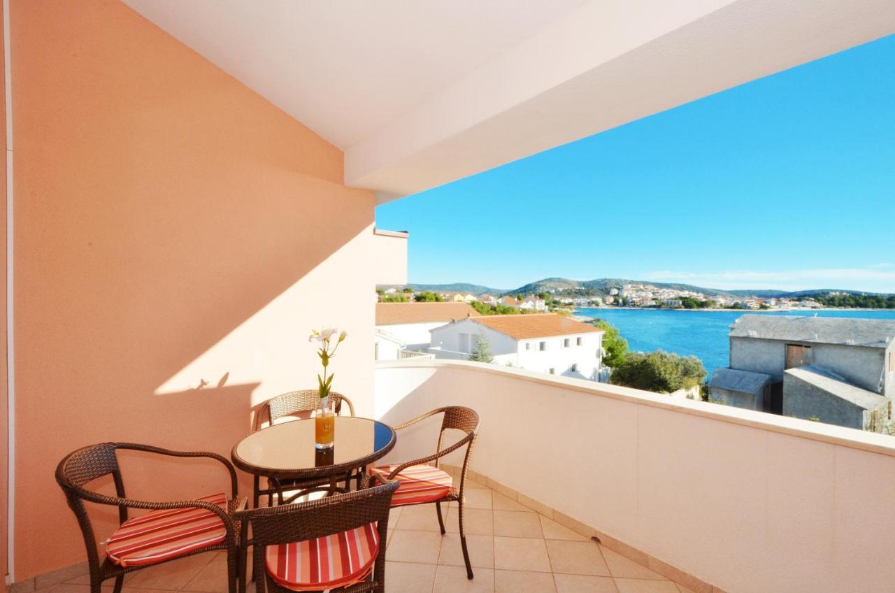 Apartmani Basic Rogoznica Rogoznica  Esterno foto