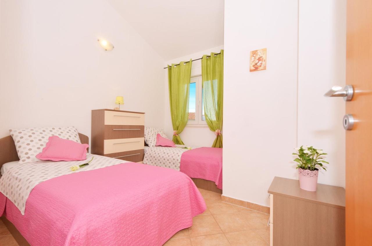 Apartmani Basic Rogoznica Rogoznica  Esterno foto