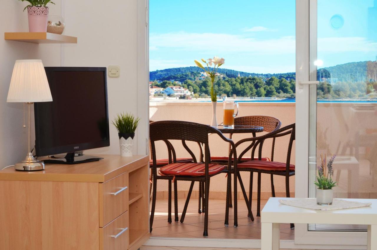 Apartmani Basic Rogoznica Rogoznica  Esterno foto