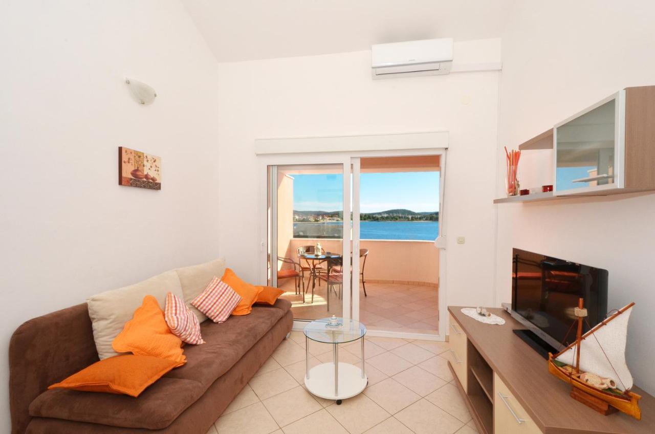 Apartmani Basic Rogoznica Rogoznica  Esterno foto