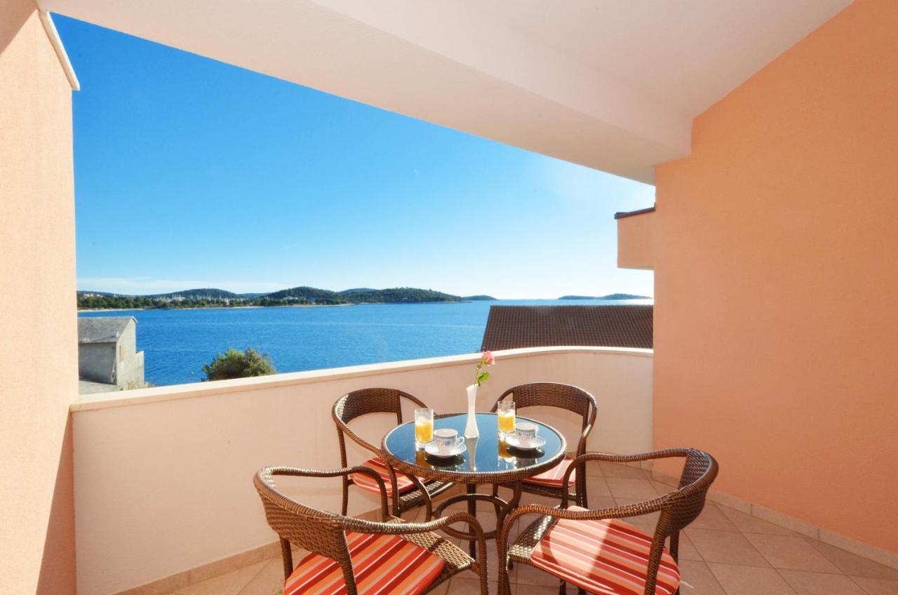 Apartmani Basic Rogoznica Rogoznica  Esterno foto